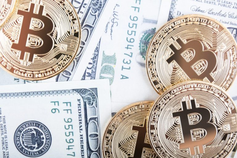 Hacker z 6 Kč vygeneroval miliardy falešných bitcoinů
