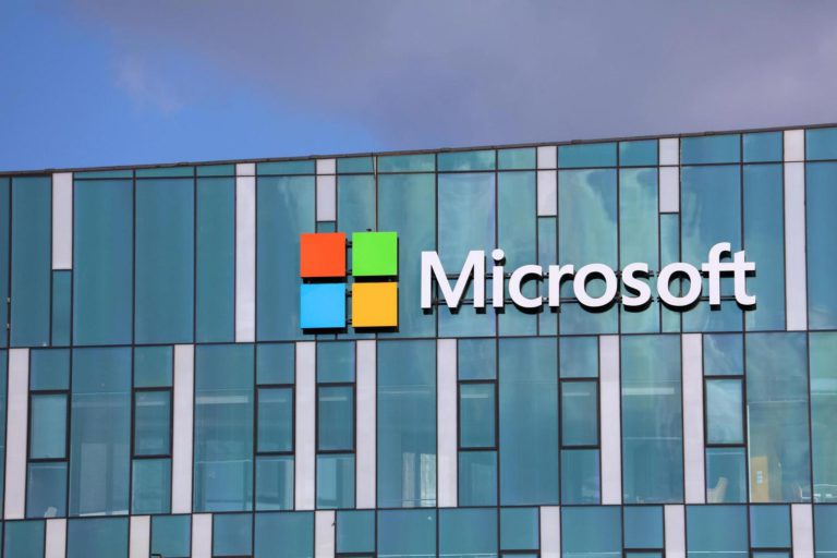 Microsoft přidá obrázky do Poznámkového bloku. Uživatelé kroutí hlavou